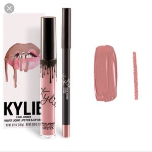 Kylie Cosmetics Velvet Lip Kit in Charm